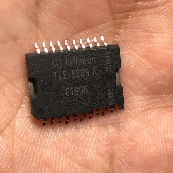5pcs TLE6209 TLE6209R Original New automotive Engine Computer Idling Driver IC component