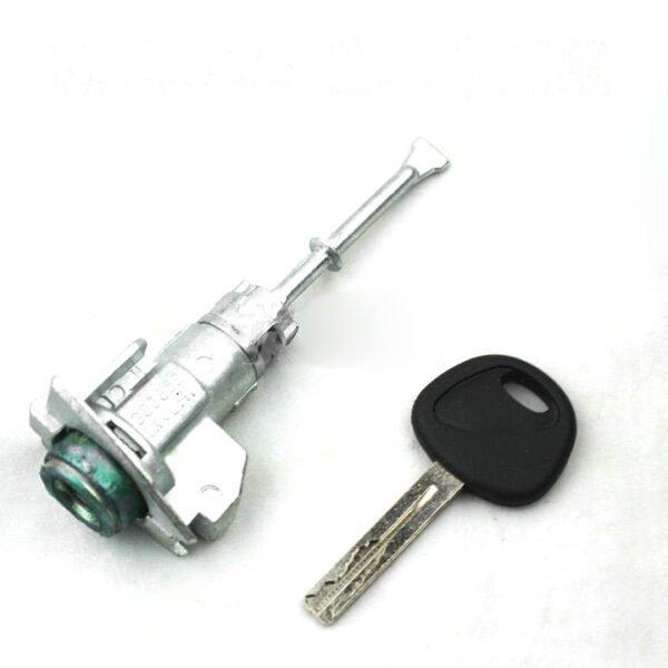 Hyundai IX35 famous Tusonata eight generations Shengdalang dynamic cable nine IX25 car lock inner milling four track door lock