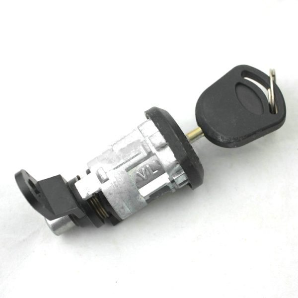 Isuzu auto parts Jiangling Ford Transit door lock cylinder left door lock brand new door lock - Image 2
