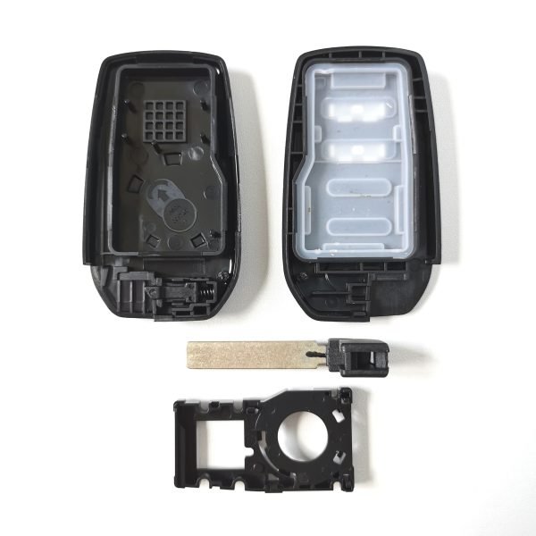 New type  2 Buttons Key Shell Smooth back without logo for 2022 Toyota Sienna  5pcs - Image 3