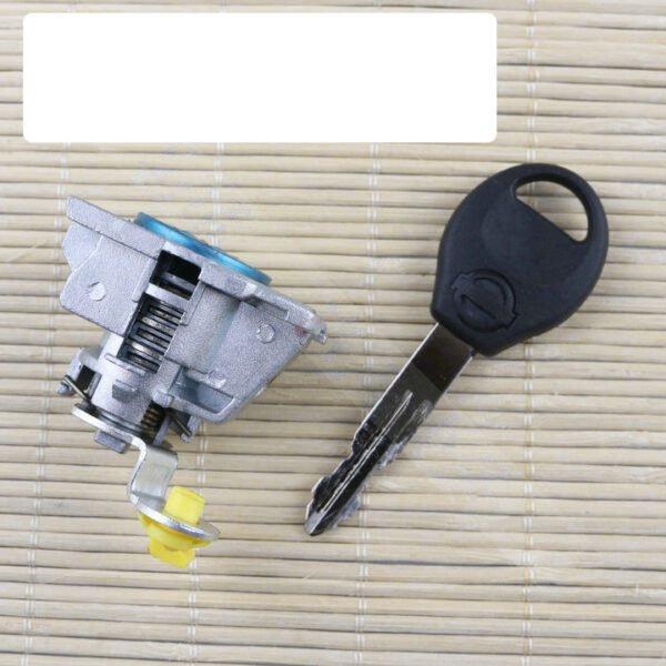Nissan Teana 08 front left door lock cylinder Teana driving door lock cylinder