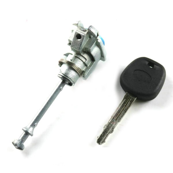 Toyota Highlander left front door lock Universal Corolla Ruizhi flat milling left door lock central control door lock full car lock