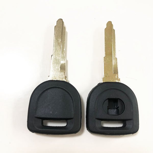Transponder Key Shell with MAZ24R blade for Mazda - Pack of 5 - Image 2